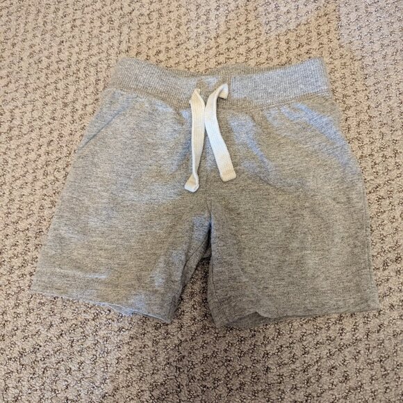 5 pairs of 2t shorts - Picture 4 of 10
